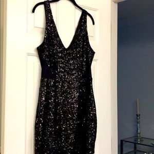 BEBE SPARKLE/ MESH SIDE DRESS SIZE L 💕
